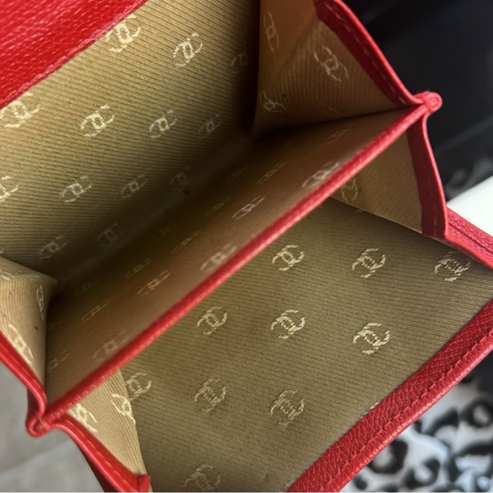 Red Chanel wallet - Picture 3 of 4